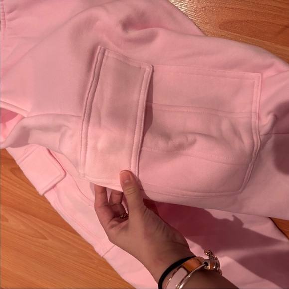 aritzia pink cargo sweatpants - Picture 8 of 9